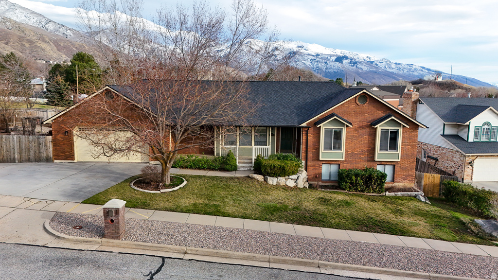 1443 E WASHAKIE CIR Ogden, UT 84403