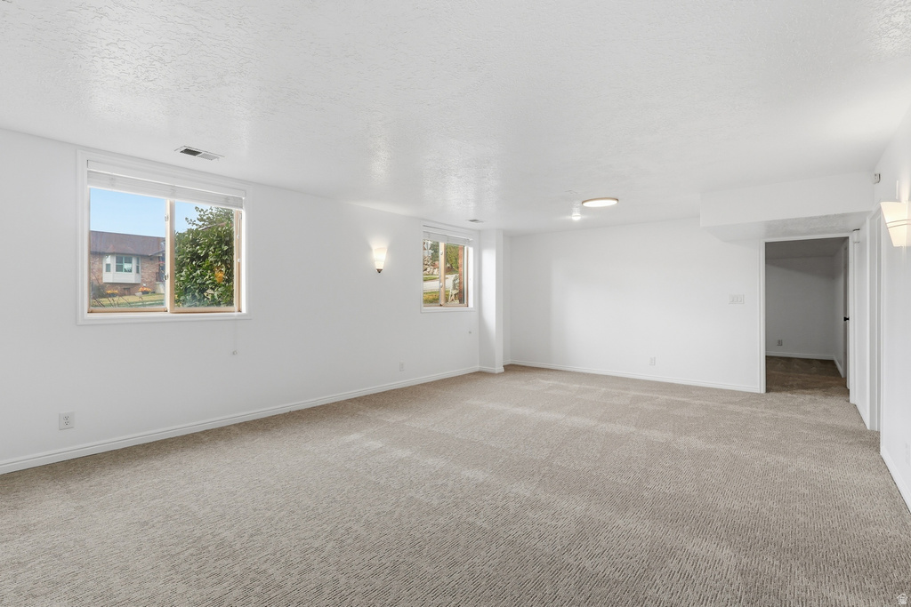 1443 E WASHAKIE CIR Ogden, UT 84403