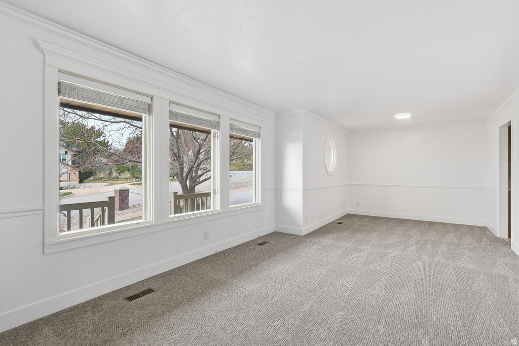 1443 E WASHAKIE CIR Ogden, UT 84403