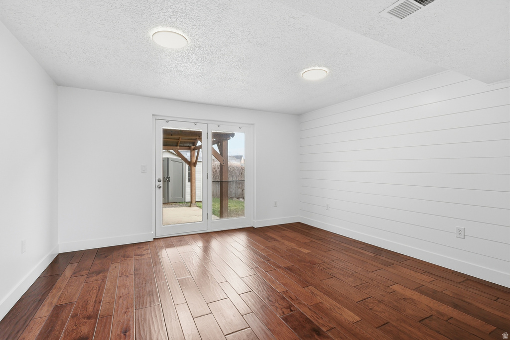 1443 E WASHAKIE CIR Ogden, UT 84403