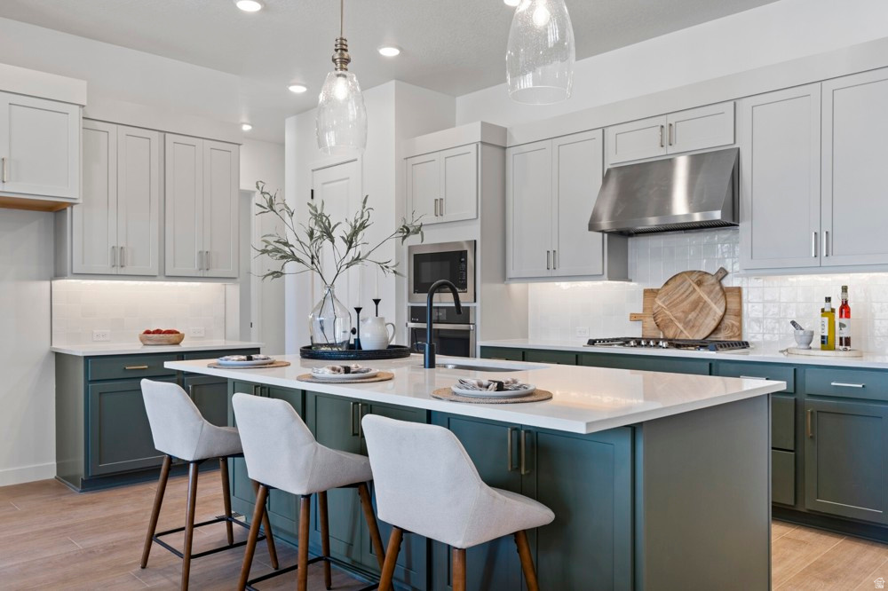 1305 E LARKSPUR WAY Layton, UT 84040