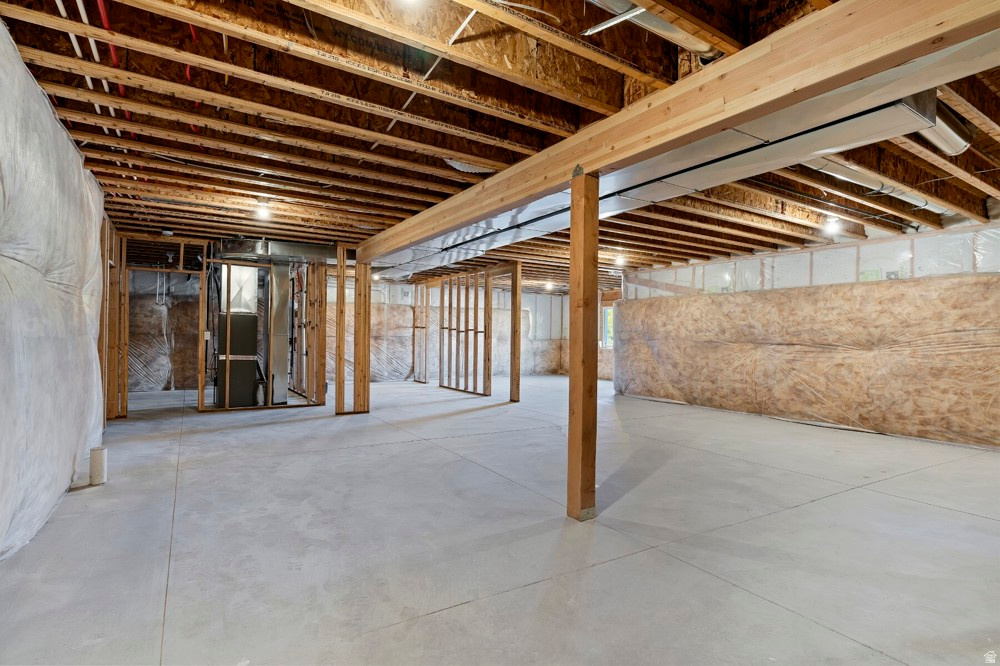 1305 E LARKSPUR WAY Layton, UT 84040