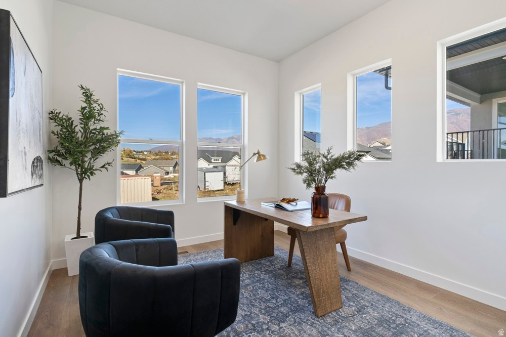 1305 E LARKSPUR WAY Layton, UT 84040