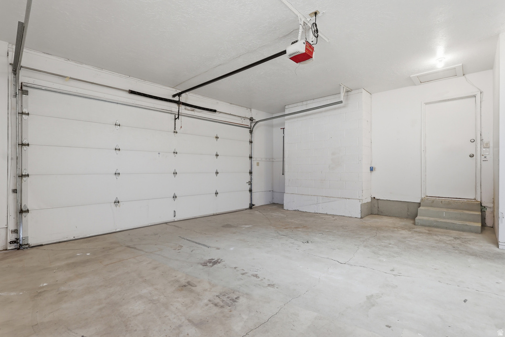 2395 W LONGMEADOW DR Taylorsville, UT 84129