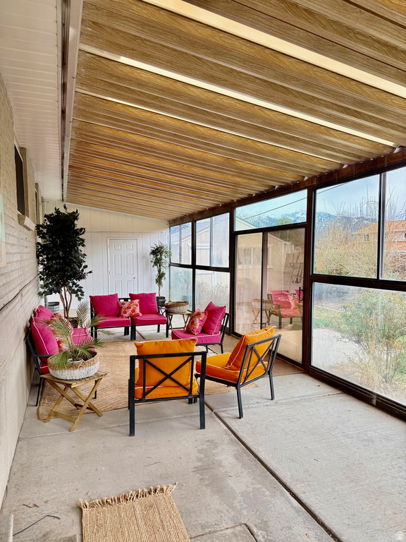 2395 W LONGMEADOW DR Taylorsville, UT 84129