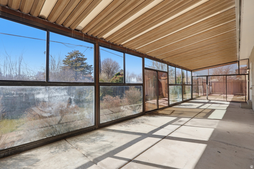 2395 W LONGMEADOW DR Taylorsville, UT 84129