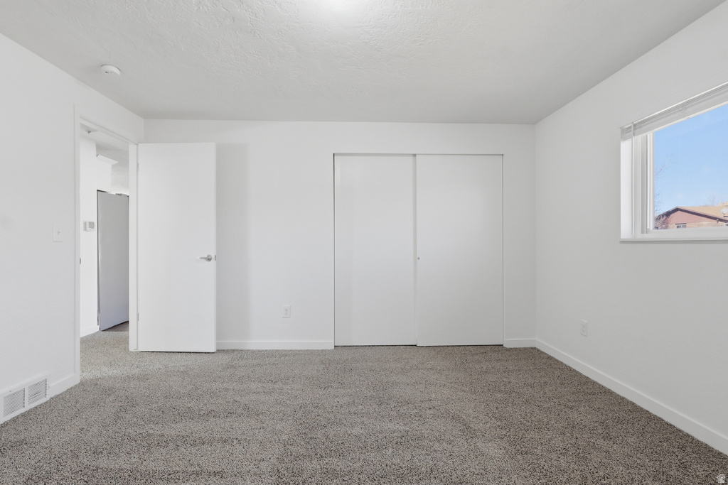 2395 W LONGMEADOW DR Taylorsville, UT 84129