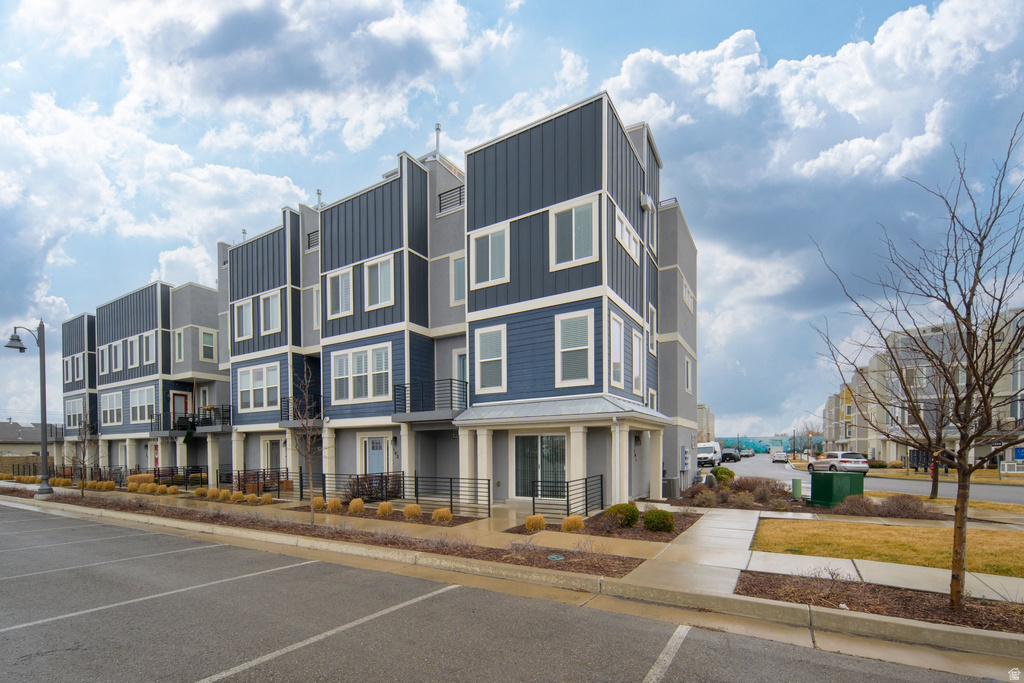 4756 S HILLHOUSE CV #101 Murray, UT 84107