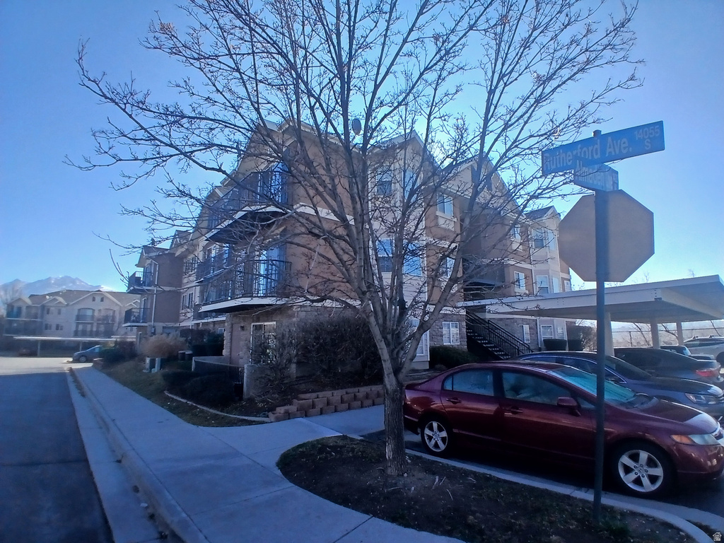 1421 W RUTHERFORD Bluffdale, UT 84065