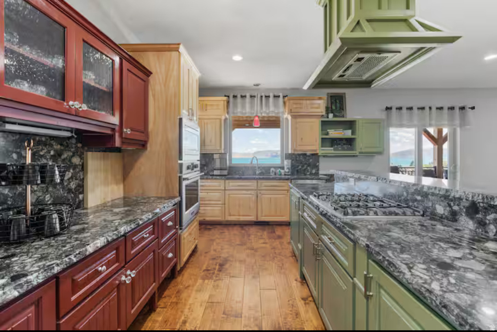 705 N LOCHWOOD VW Garden City, UT 84028