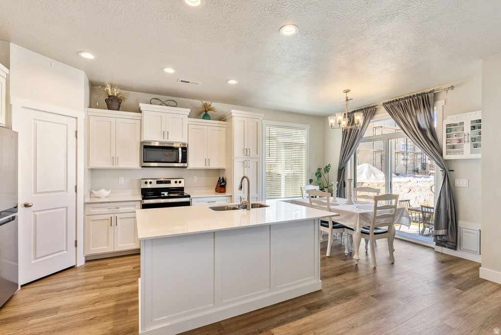 3381 E STILLWATER Eagle Mountain, UT 84005