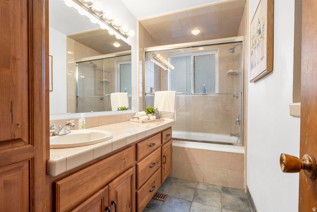 8492 S FAYEWAY DR Sandy, UT 84094