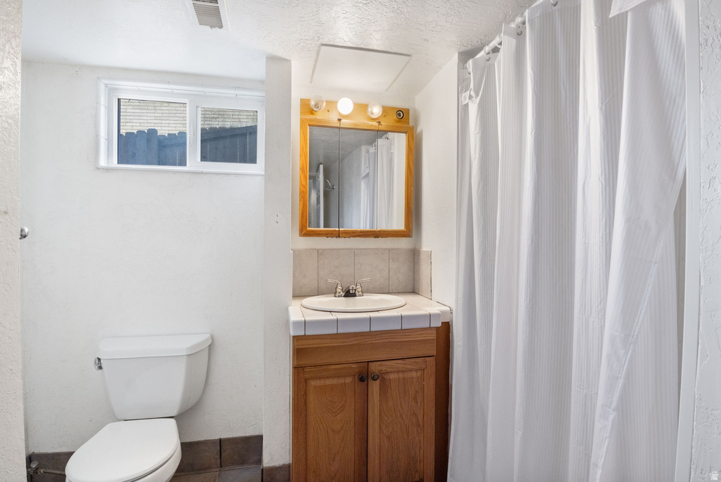 8492 S FAYEWAY DR Sandy, UT 84094