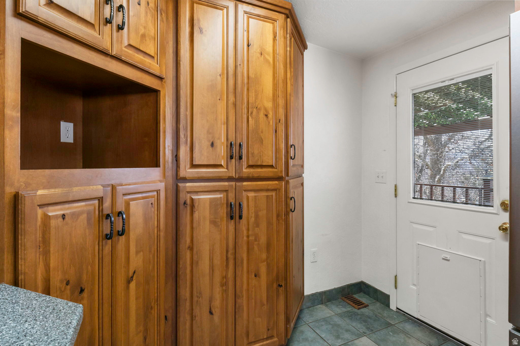 8492 S FAYEWAY DR Sandy, UT 84094