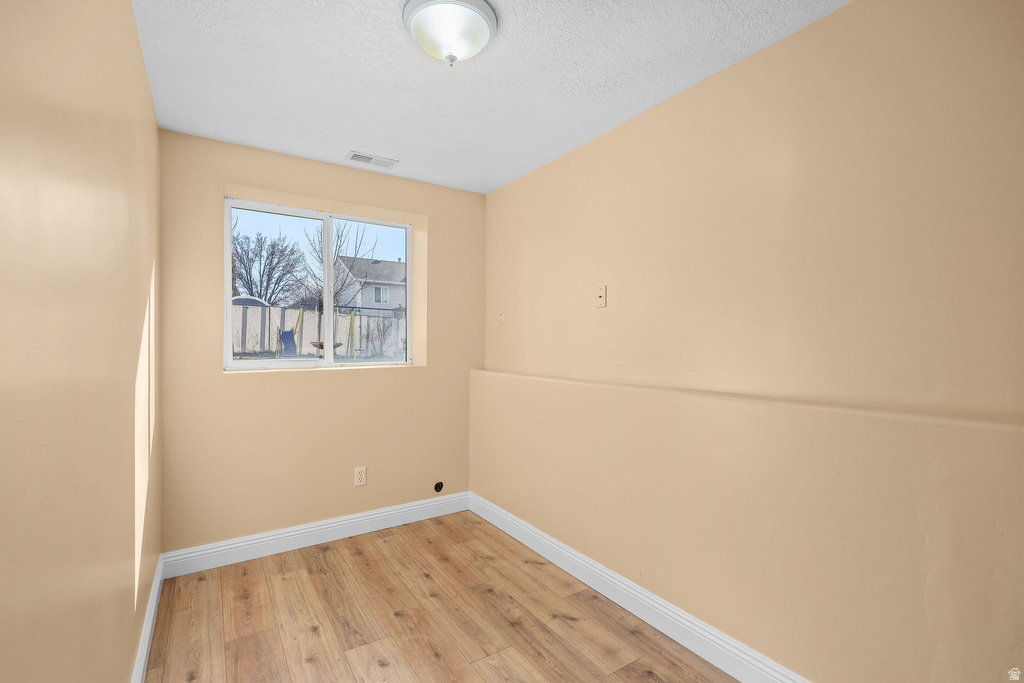 759 W 1580 N Clinton, UT 84015