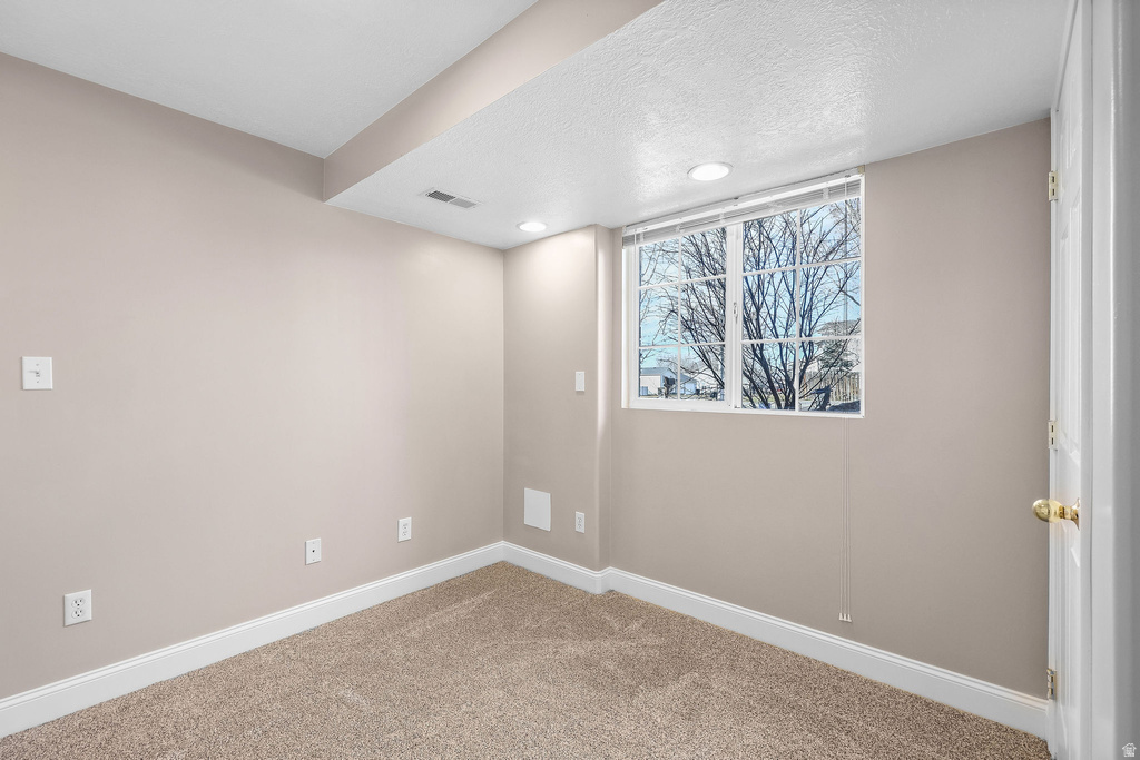 759 W 1580 N Clinton, UT 84015