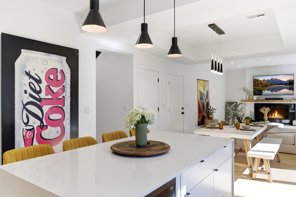 2471 S 700 E Salt Lake City, UT 84106