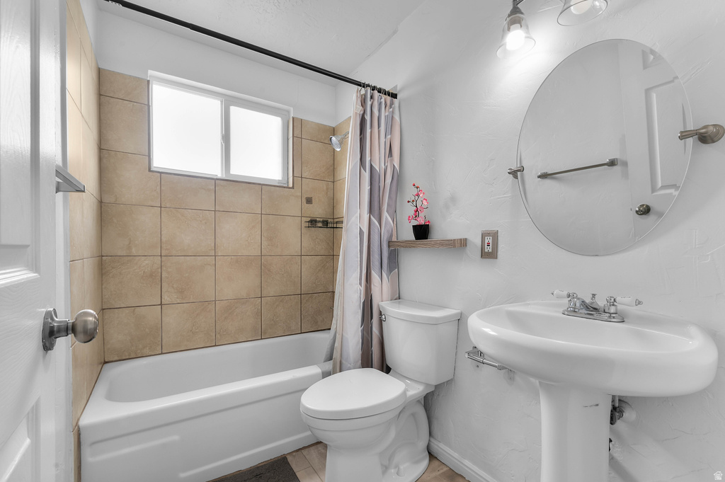 4365 S HAWKEYE DR West Valley City, UT 84120