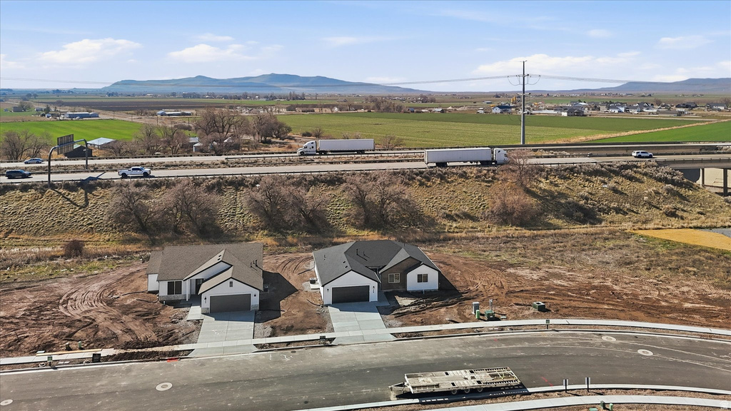 233 W 1470 S Tremonton, UT 84337