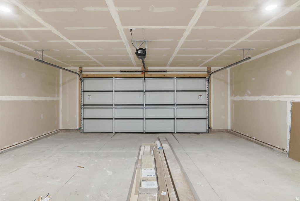 233 W 1470 S Tremonton, UT 84337