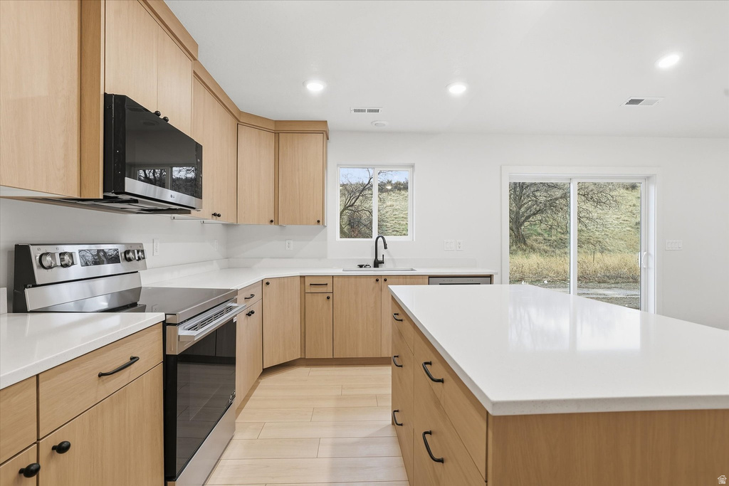 233 W 1470 S Tremonton, UT 84337