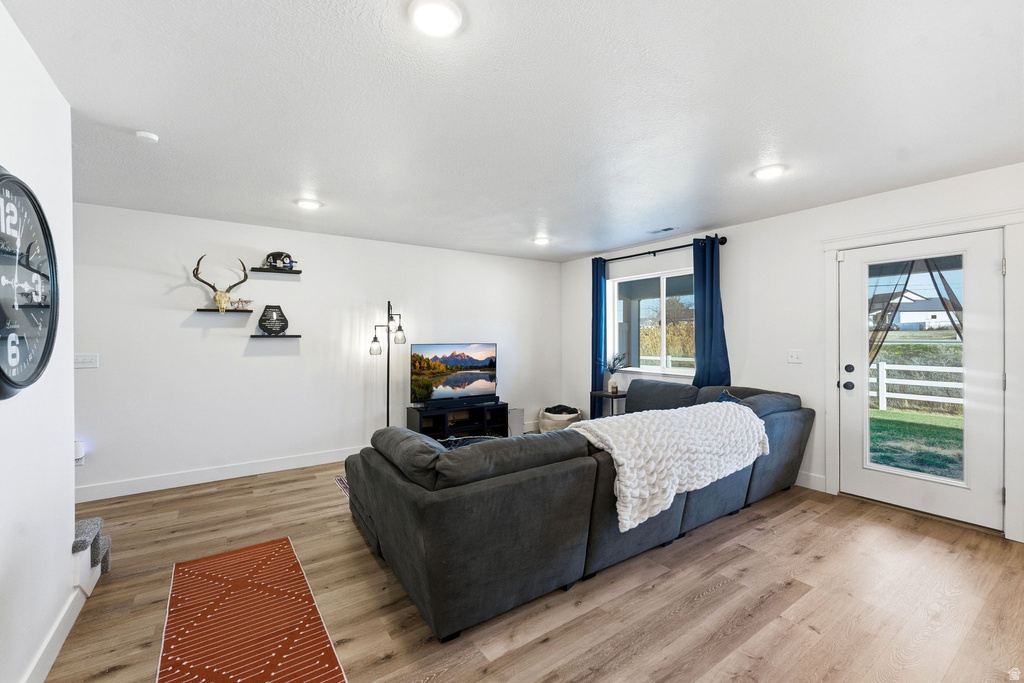 1664 W 2975 S #B Syracuse, UT 84075