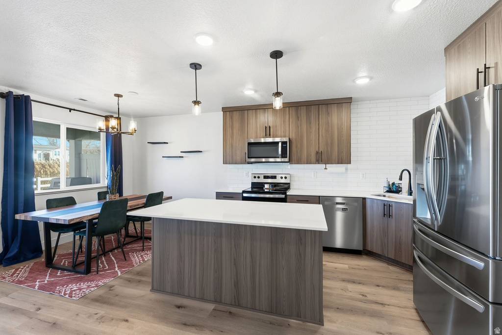 1664 W 2975 S #B Syracuse, UT 84075