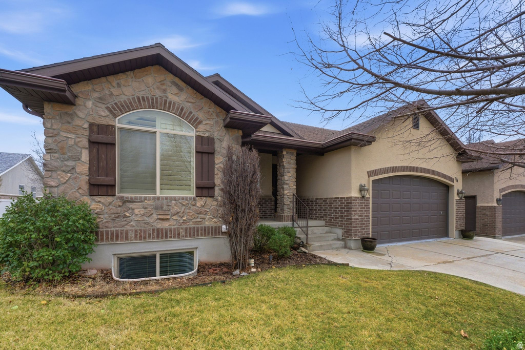 56 WHITAKER CIR Kaysville, UT 84037