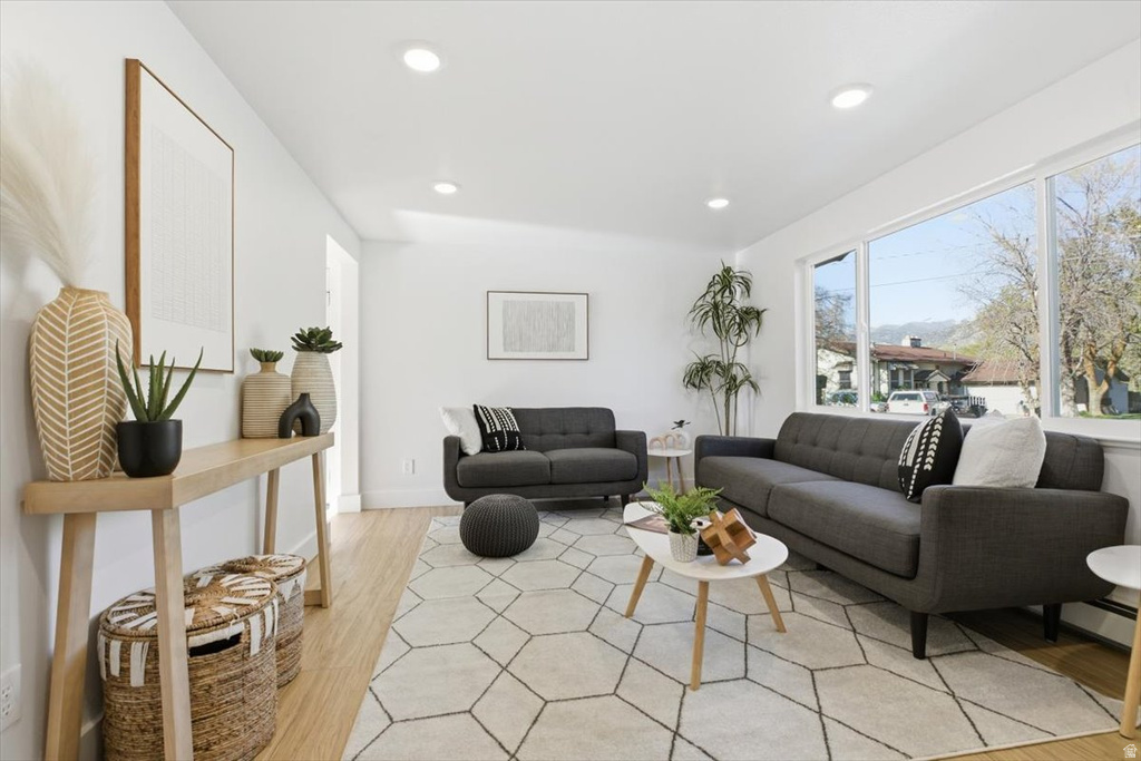 355 SCENIC VIEW DR Hyrum, UT 84319