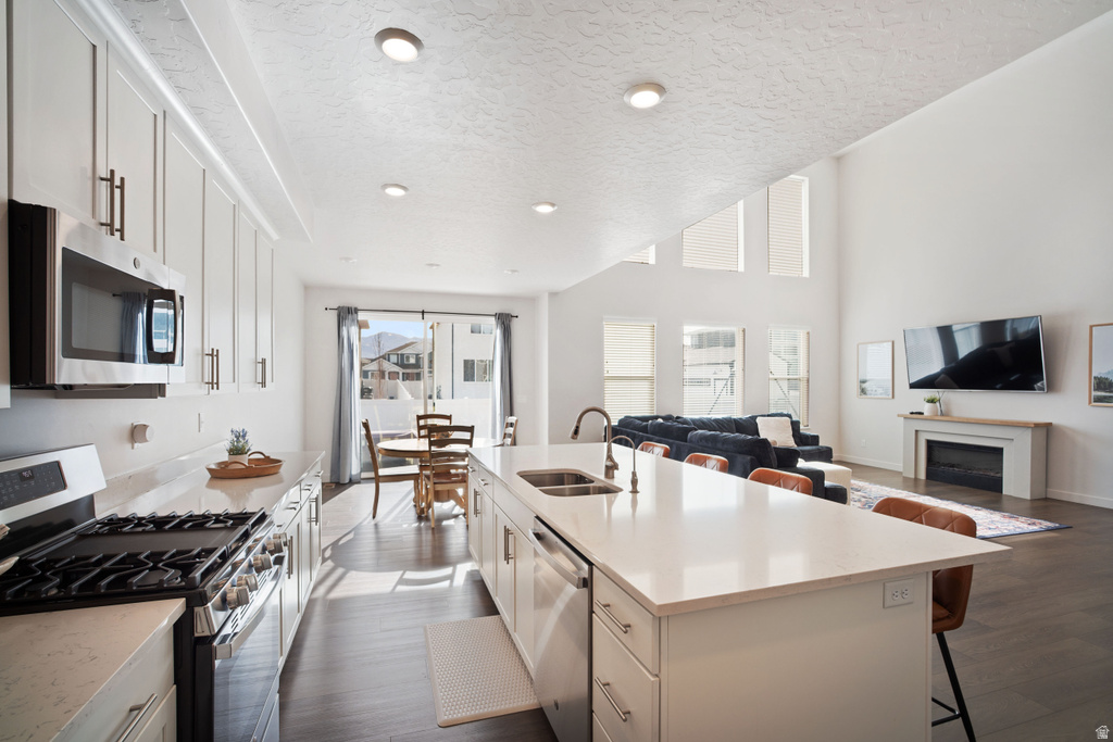 1991 S MOUNTAIN VIEW BLVD Woods Cross, UT 84087