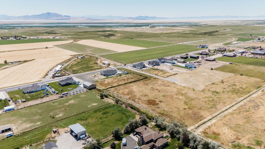 5752 W 2425 N Hooper, UT 84315