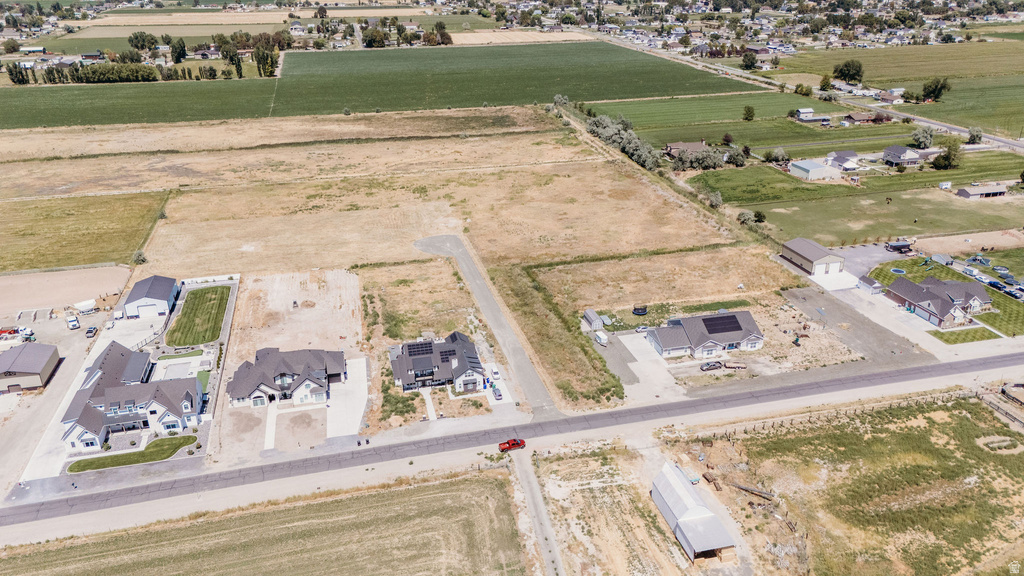 5752 W 2425 N Hooper, UT 84315