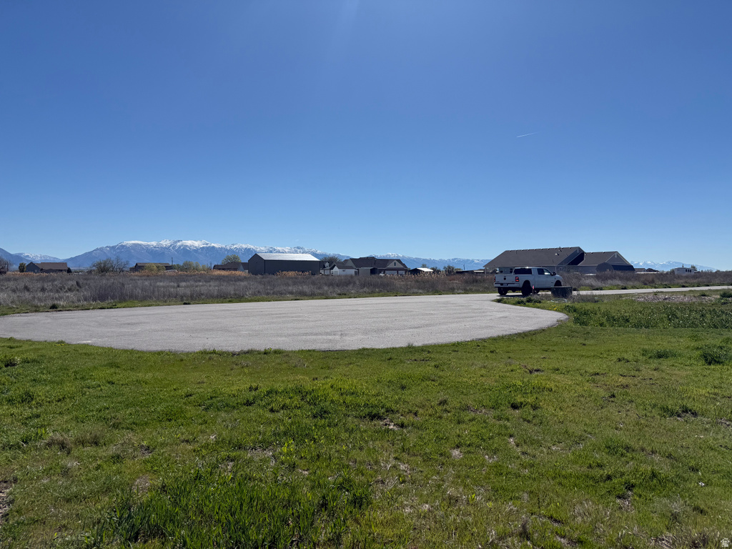 5752 W 2425 N Hooper, UT 84315