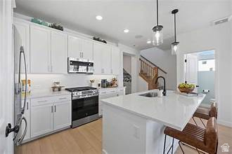 2889 S ARFONS BAY #3 Herriman, UT 84096