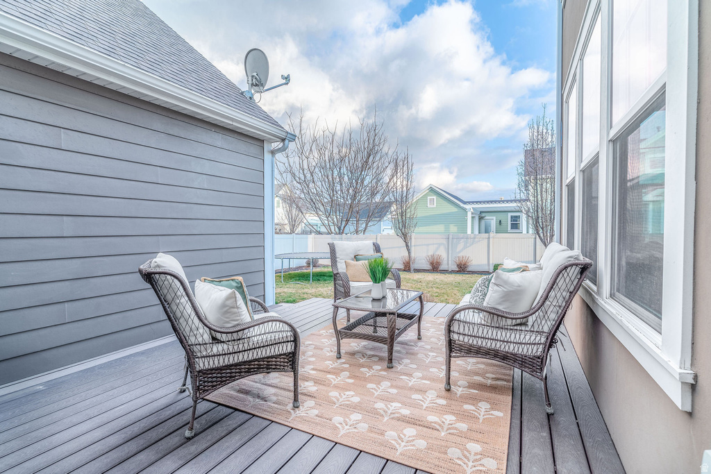 356 N APPLE LEAF AVE Kaysville, UT 84037