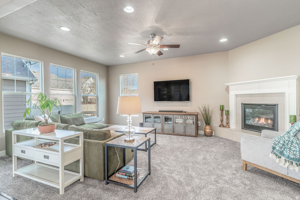 356 N APPLE LEAF AVE Kaysville, UT 84037