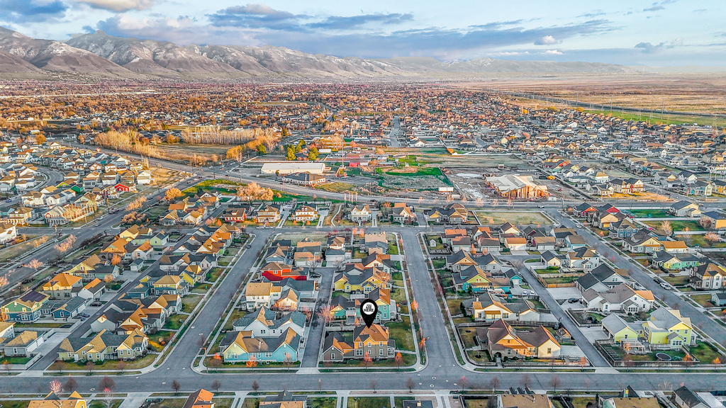 356 N APPLE LEAF AVE Kaysville, UT 84037