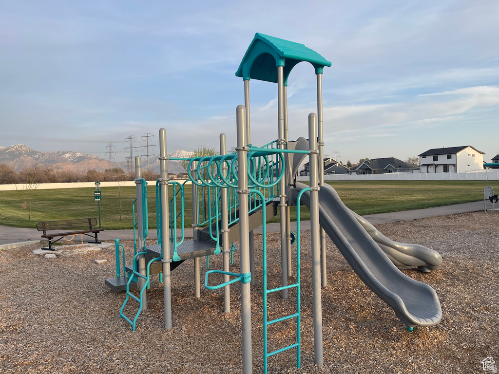 3057 N 3325 W Plain City, UT 84404