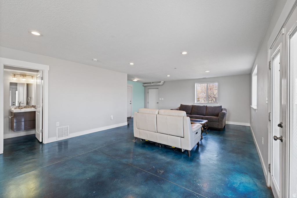 2859 W COUNTRY CLASSIC DR Bluffdale, UT 84065