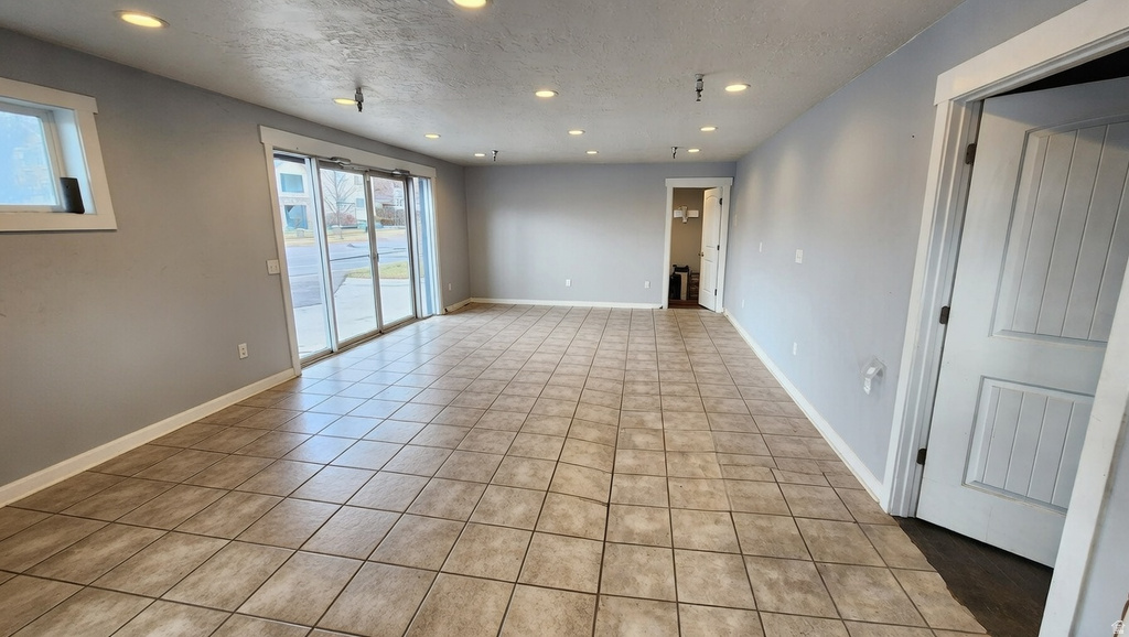 820 W COLUMBIA LN photo 4