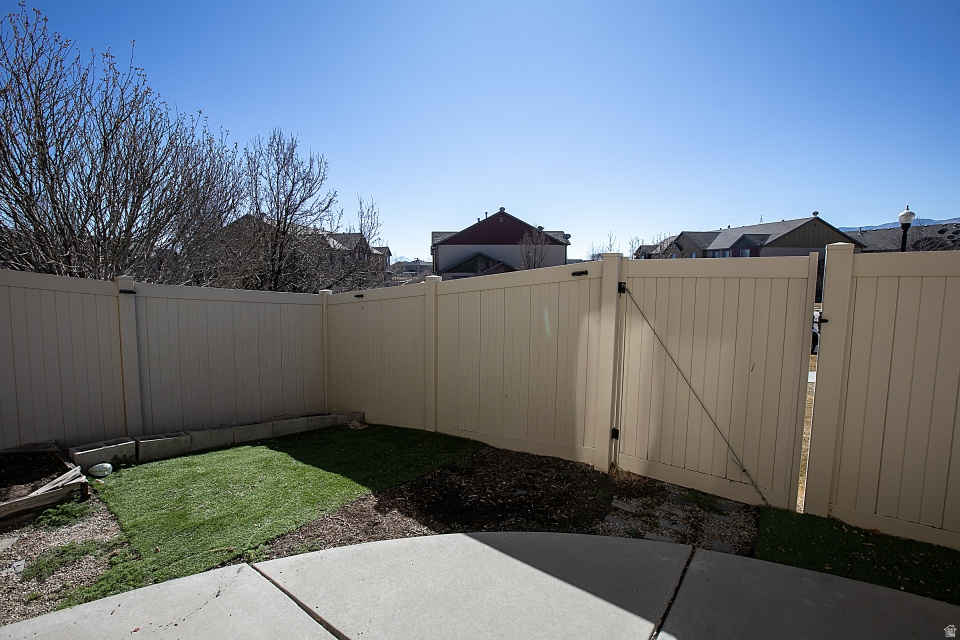 331 E SEAGULL LN Saratoga Springs, UT 84045