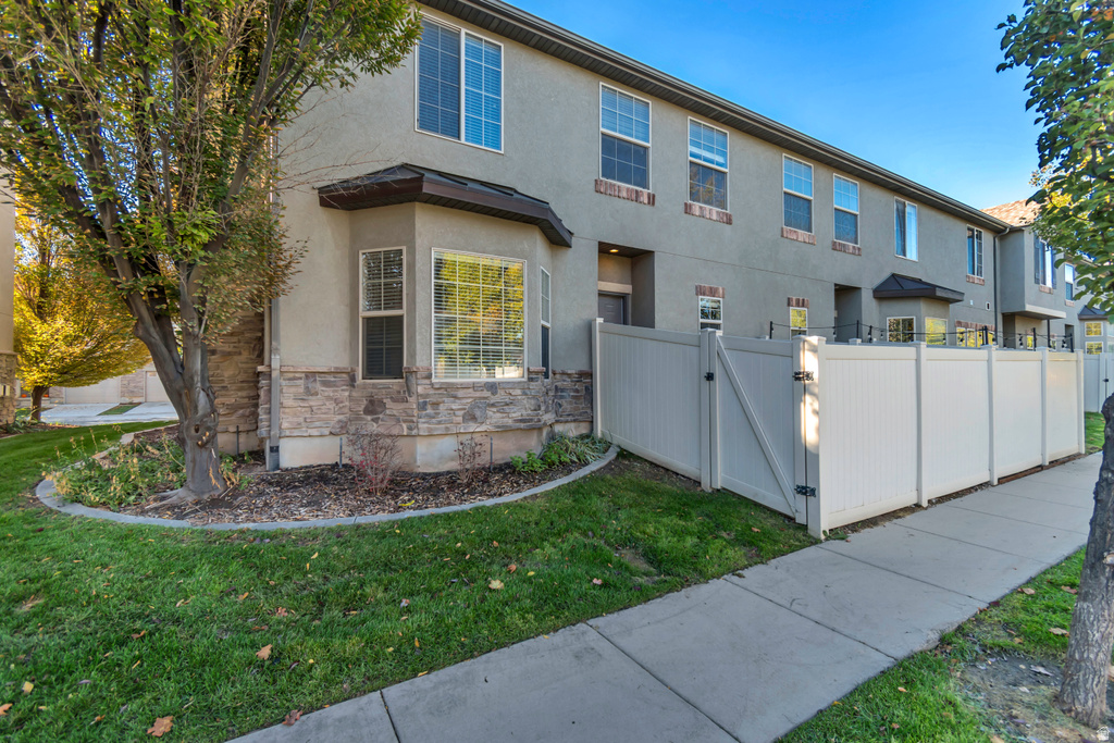2356 W MONTCALM DR Riverton, UT 84065