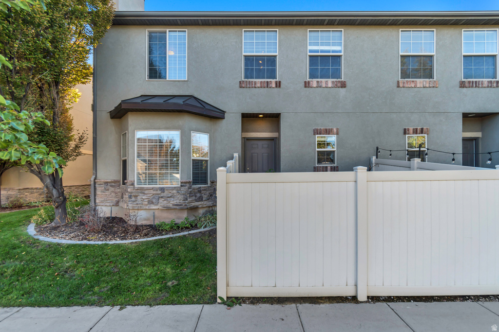 2356 W MONTCALM DR Riverton, UT 84065