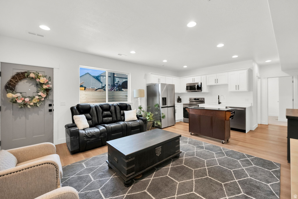 213 W SICULA RD Vineyard, UT 84059