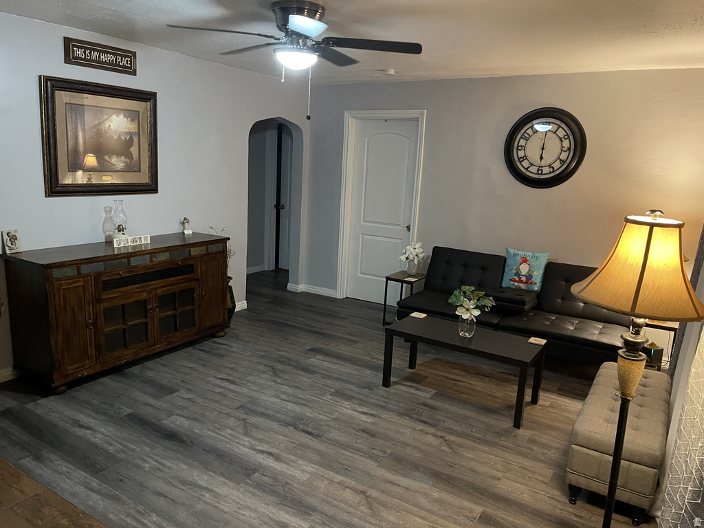 359 N 100 W Moroni, UT 84646