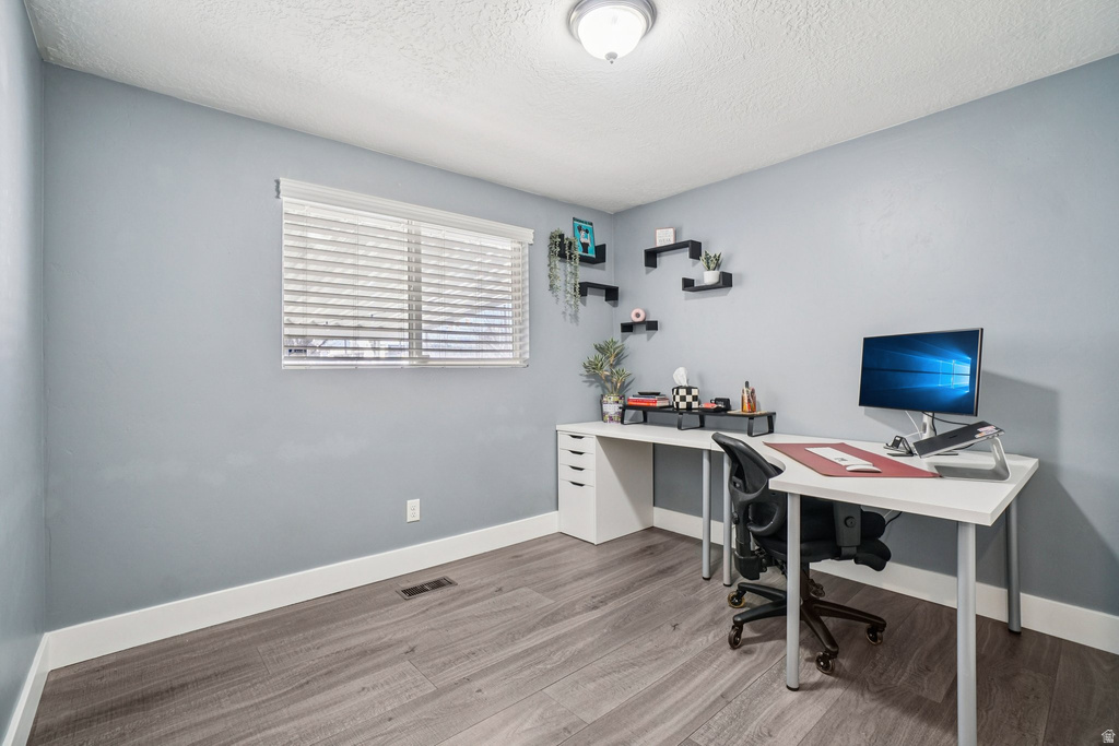 7185 W TENWAY DR West Valley City, UT 84128