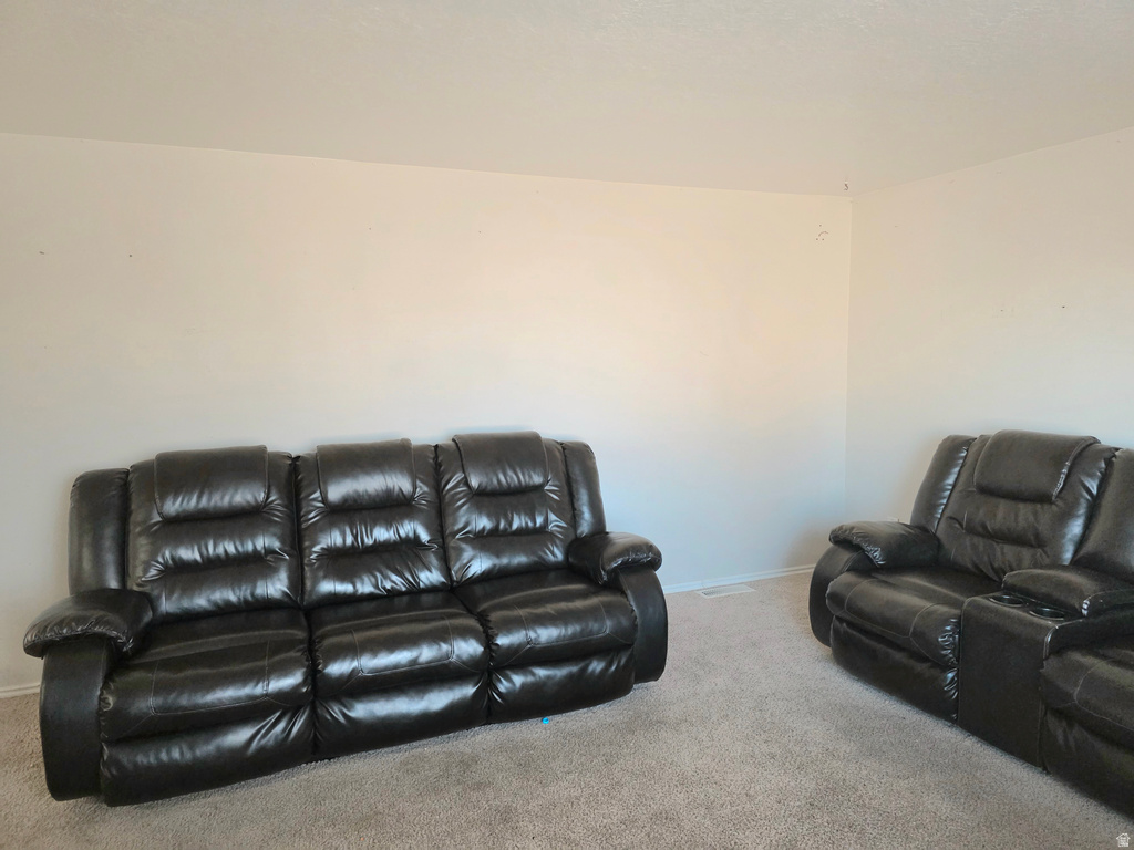 631 W MAIN ST Wellington, UT 84542