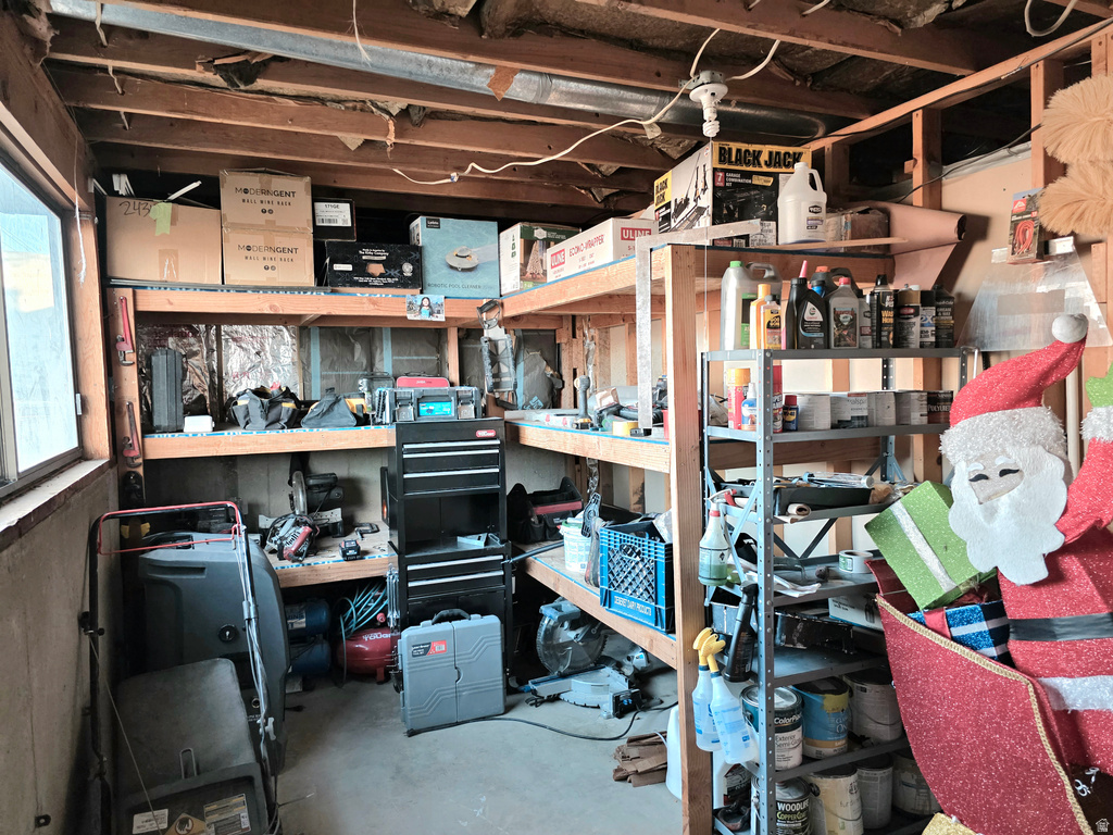 631 W MAIN ST Wellington, UT 84542