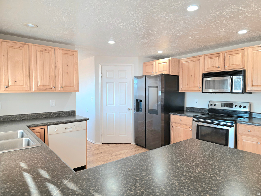 631 W MAIN ST Wellington, UT 84542