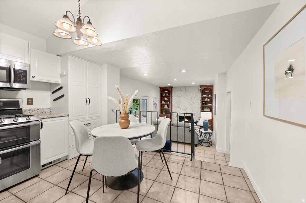 2163 E BORG DR Sandy, UT 84092